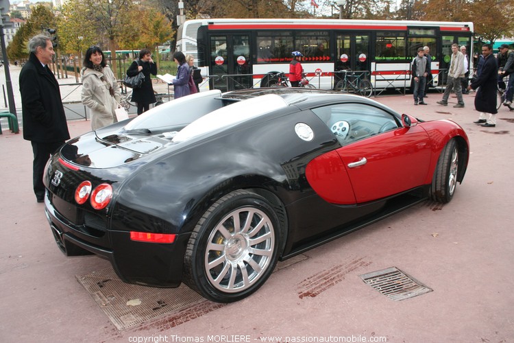 Bugatti Veyron (Epoqu'auto 2009)