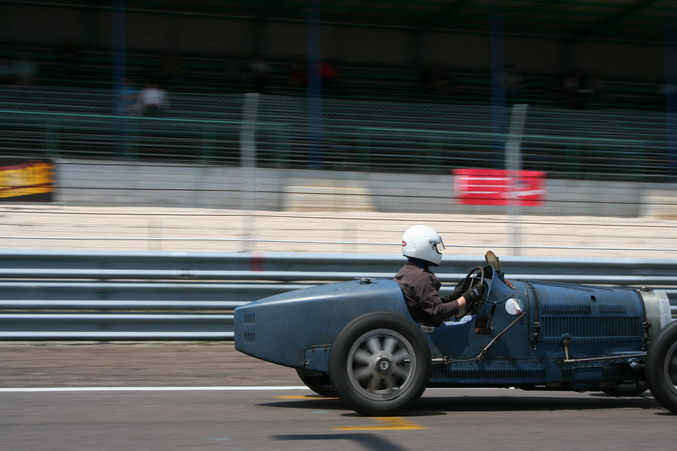 Bugatti sur circuit (Grand prix de l'age d'or 2007)