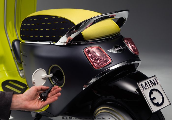 Mini Scooter E Concept Electrique 2010 (Salon mondial automobile 2010)