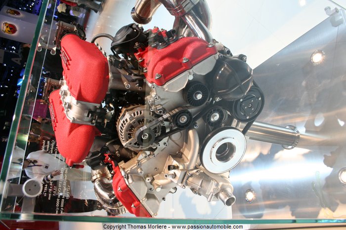 moteur v12 ferrari 2010 (Mondial Auto 2010)
