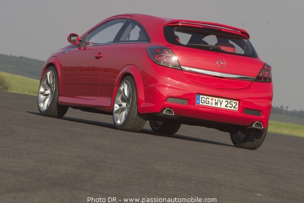 Opel Astra Concept-Car  (Mondial de l'automobile 2004)