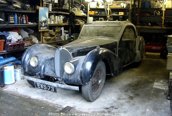 Bugatti Earl Howe retrouve dans un garage (Vente aux enchres Bonhams - Retromobile 2009)