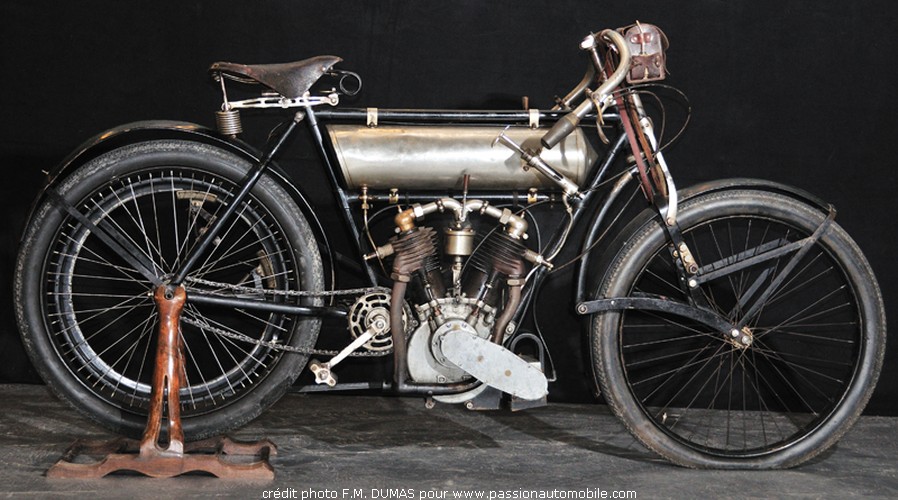 Moto Peugeot - 1908 - 7 HP type Y - 945 cm3 (Rtromobile 2010)