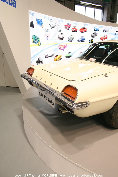 voiture de collection Mazda Cosmo 110S 1970 (Retromobile 2010)