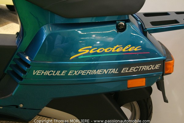 Prototype Scooter electrique Peugeot 1985 (Retromobile 2009)