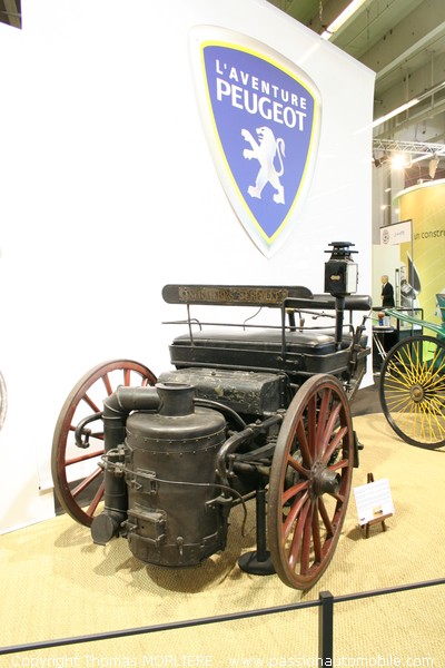 Tricyle  vapeur Peugeot Serpollet 1889 (Salon Voiture de collection Retromobile 2009)