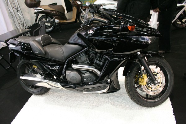 Honda DN 01 (Salon moto)
