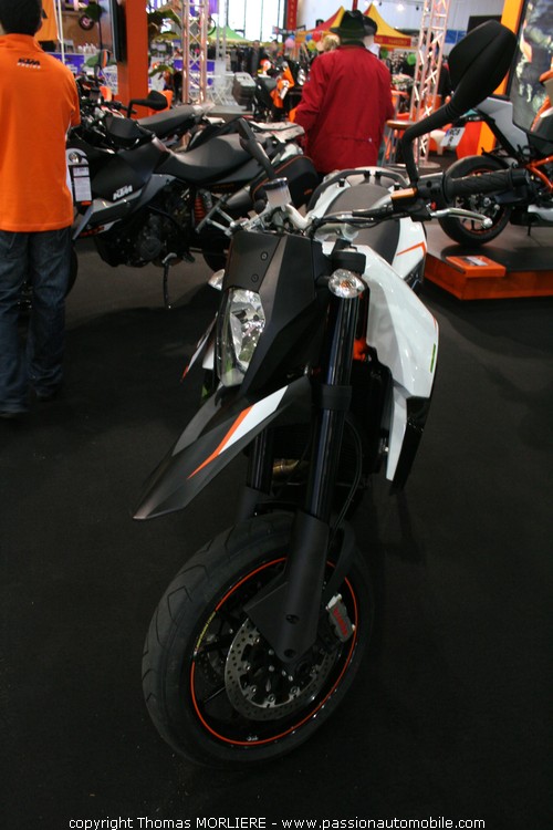 moto ktm (ktm au salon 2 roues de Lyon 2010)