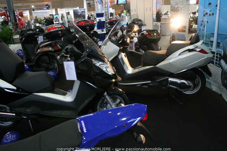 moto peugeot (peugeot au salon 2 roues de Lyon 2010)