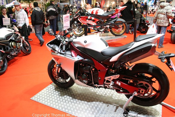 Moto YAMAHA (Salon 2 roues de Lyon 2009)