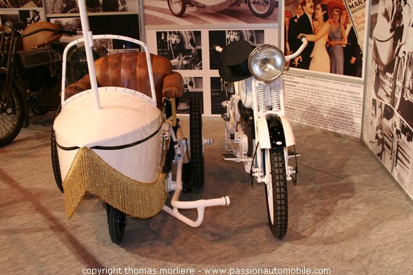 HARLEY DAVIDSON J  - 1926 (La soupe au canard) (Le cinma et la moto (Salon de la moto 2007))