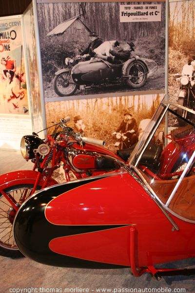 Moto GUZZI - 1939 (Fripouillard et cie avec Louis de Funes) (Le cinma et la moto (Salon de la moto 2007))