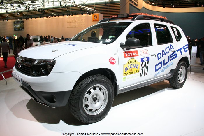 dacia duster rallye des gazelles 2011 (Salon auto de Lyon 2011)
