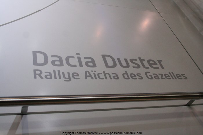 dacia duster rallye des gazelles 2011 (salon automobile de Lyon 2011)