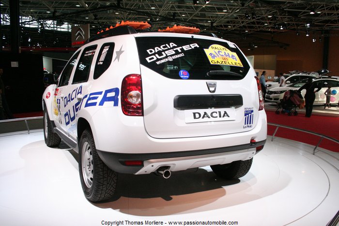 dacia duster rallye des gazelles 2011 (Salon auto de Lyon 2011)