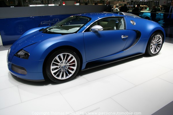 Bugatti Veyron Bleu Centenaire 2009 au Salon de Gen ve 2009