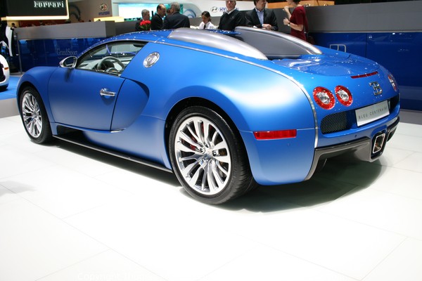 Bugatti Veyron Bleu de France (Salon auto Geneve)