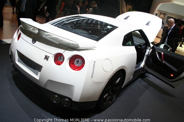 Nissan GT-R Black Edition 3.8l V6 (Salon auto de Geneve 2009)