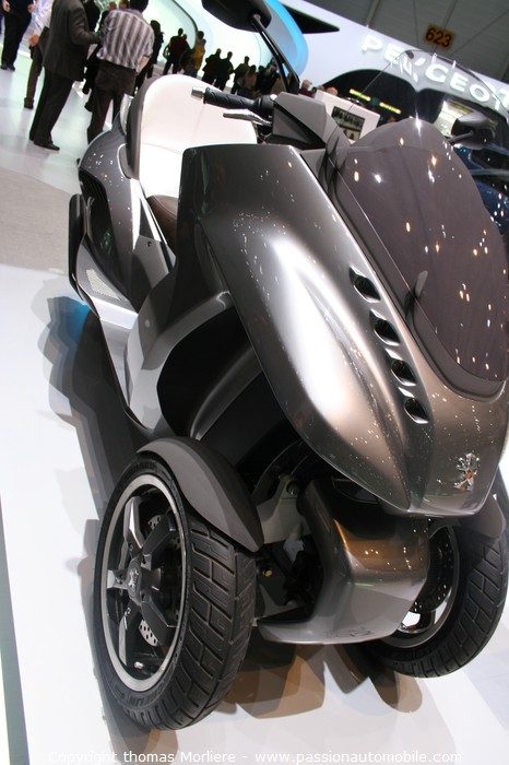 Peugeot scooter hybrid 4 2010 (salon de Genve 2010)