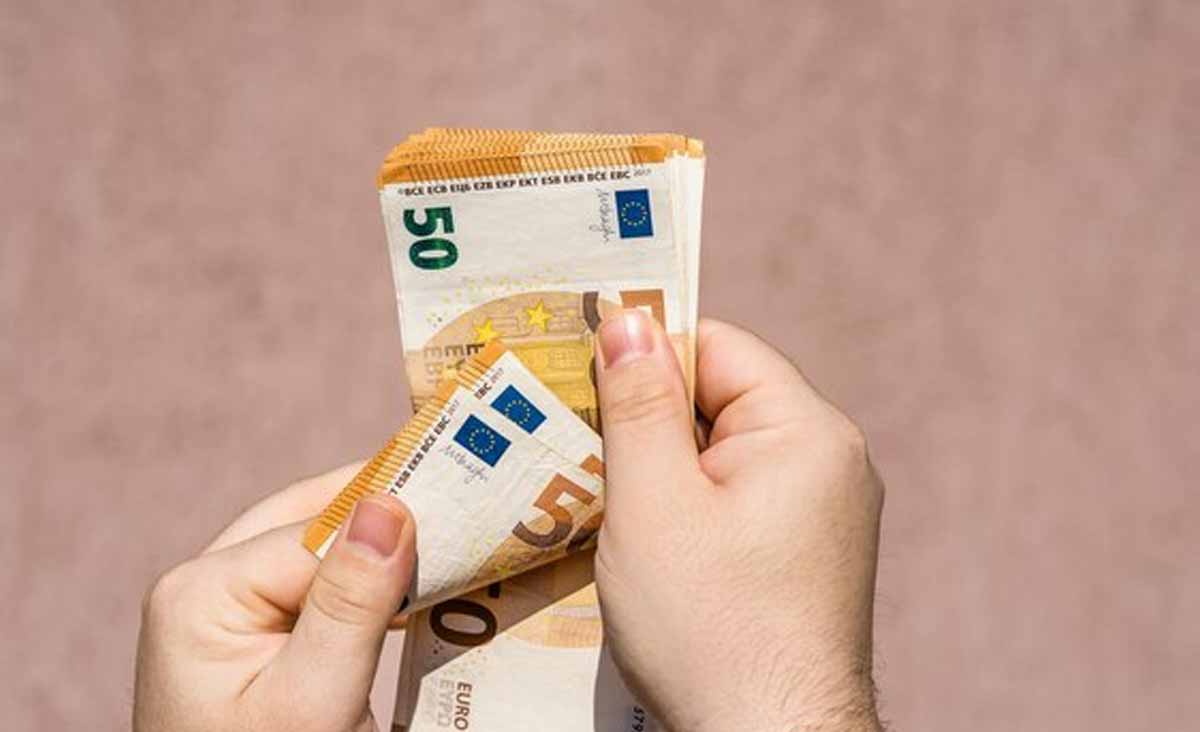 virement de 747 euros